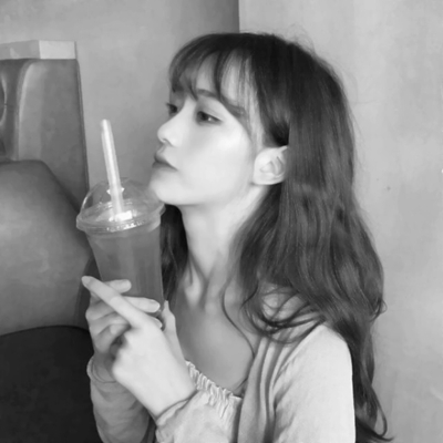 女生黑白丧系头像合集！10张又丧又酷的高清伤感女头