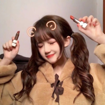 22张超潮女生头像合集 高清时尚又好看