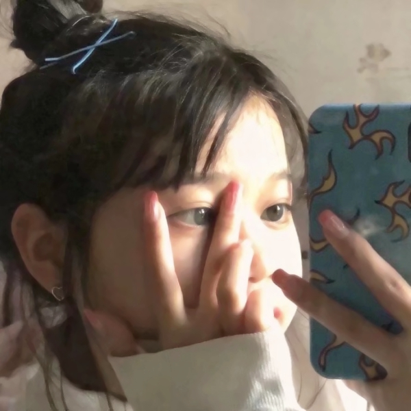 36张高清韩系清新女生真人头像 氛围感拉满的时尚头像合集