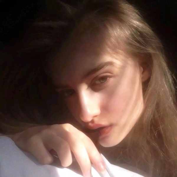 超酷又有型！22张高清欧美女生头像合集