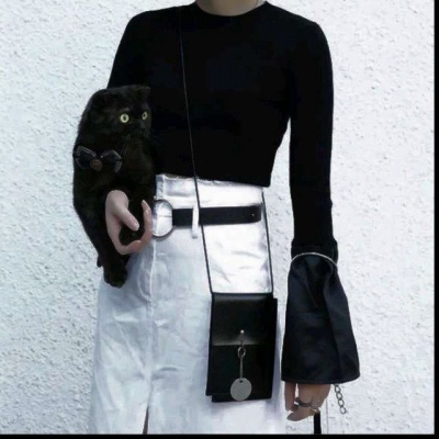 9张高清酷飒女生潮图头像 社会感部位图合集