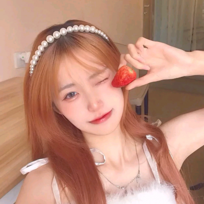 能招好运的真人女生头像合集，一共12张