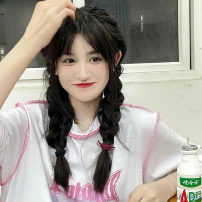 12张真人女生头像美图合集|小脸头像网更新