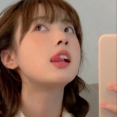 8张质感拉满的甜美真人女生头像，可爱又治愈