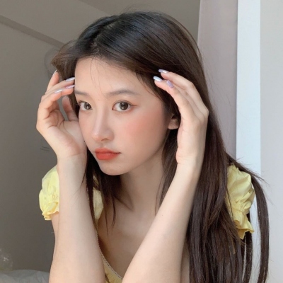 最新高清女生真人QQ头像 共11张好看美图