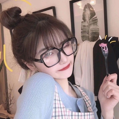 5月戴眼镜的漂亮小姐姐个性头像合集（9张）