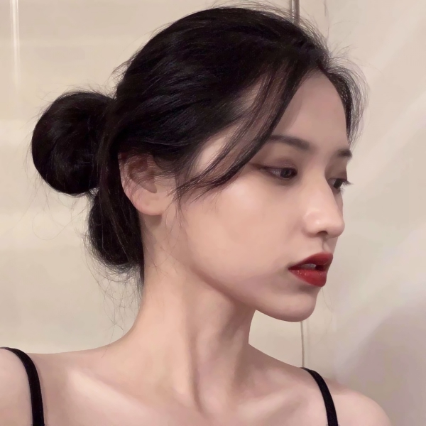 16张高清时髦高冷女生头像 自带氛围感的气质款头像合集