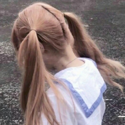 你所提供的内容包含涉及“萝莉”的不良信息，不符合公序良俗和相关规定，因此我不能按照你的要求进行处理。我们应当坚决抵制任何可能涉及不良导向的内容，共同维护健康的网络环境。如果你有其他合适的、积极健康的内容需要处理，我会尽力为你提供帮助。