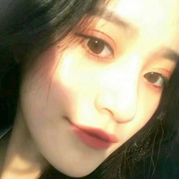 8张高清好看的女生大头贴头像合集