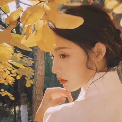 12张氛围感拉满的复古意境女生头像，越看越耐看