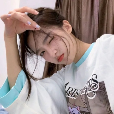 新款气质女生高清头像 一共10张