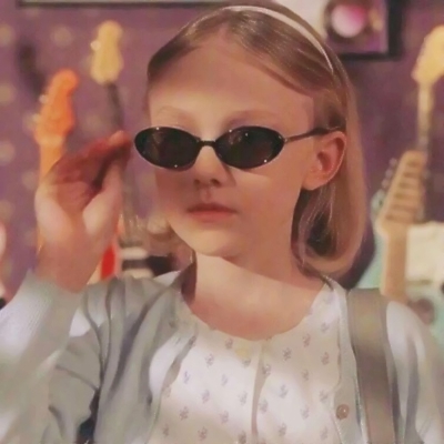 14张搞怪可爱高清欧美女生头像 直接存就能用