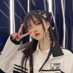 微博上超火的甜美真人女生头像合集，一共11张