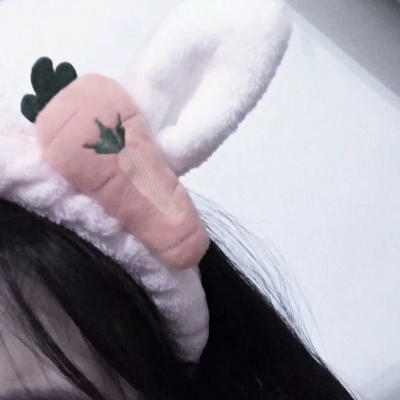 22张高清可爱萝莉微信头像 年纪不大的软萌女孩图