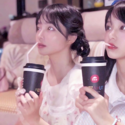 18张高清可爱双人闺蜜同框头像合集