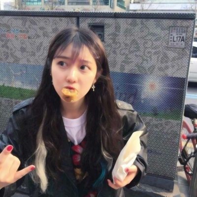 10张气质感拉满的可爱优雅女生头像 高清无水印