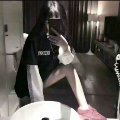 9张高颜值酷感女生自拍头像 高清好看的女生头像合集
