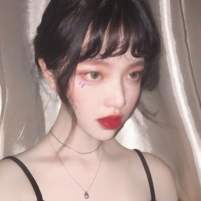 女生微信正脸头像合集！31张高清个性正脸照直接用