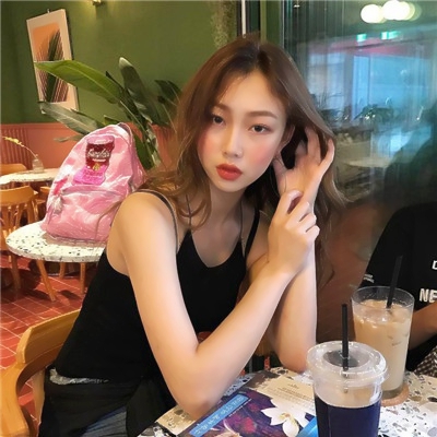 31张高清时尚大气女生头像 好看又百搭的头像合集