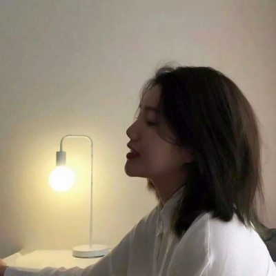 18张高清真人女生微信头像 质感拉满直接用