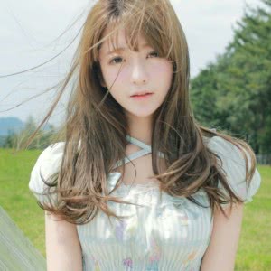 有故事的女生头像单张分享