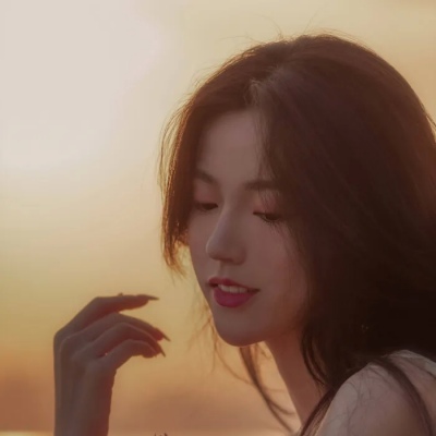 12张氛围感拉满的复古意境女生头像，越看越耐看