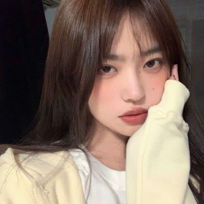 版干净质感女生真人头像 共18张