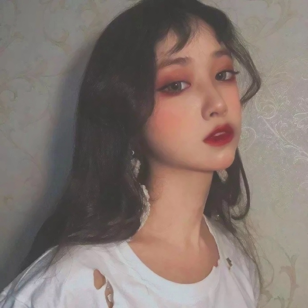 16张复古高清女生头像 自带氛围感的复古女性气质