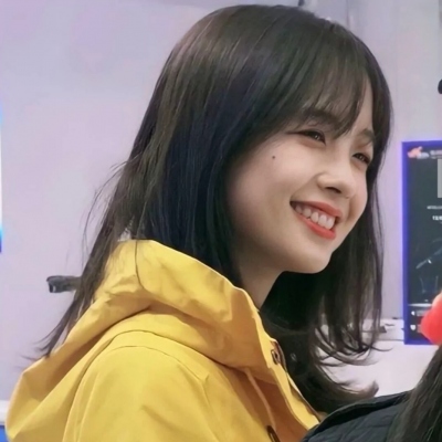 超火的ins风温柔干净女生头像，共19张可直接用