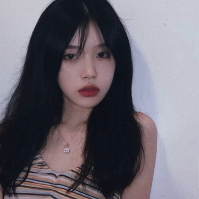 15张超飒ins风真人女生头像，霸气感拉满