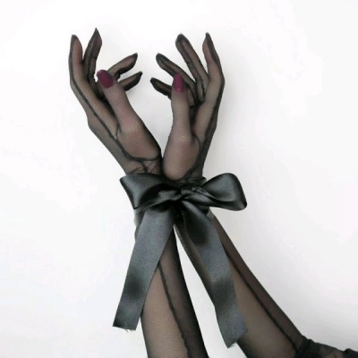 9张高清酷飒女生潮图头像 社会感部位图合集