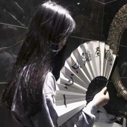飒爽又带感！17张拿扇子的霸气女生头像合集