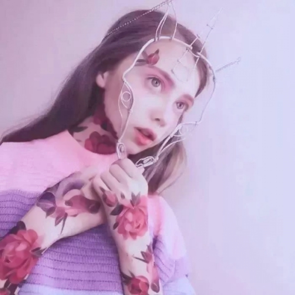 20张超高清微信头像！氛围感拉满的唯美欧美风女生头像