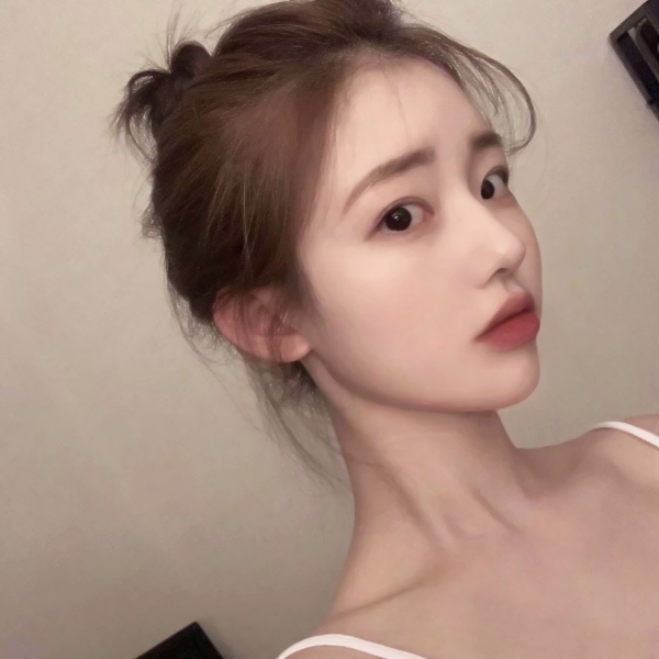 16张高清时髦高冷女生头像 自带氛围感的气质款头像合集