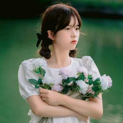 女生真人网红微信头像合集 共14张好看的款