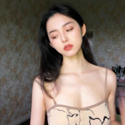 微博女生真人头像合集，28张高清好看的真实女头分享