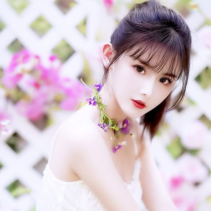 女生简约气质款微信头像合集 共71张