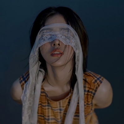 女生氛围感拉满的有涵养微信头像合集来啦（9张）