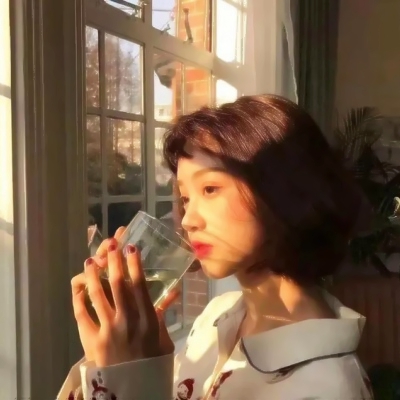 网红小姐姐高清头像合集，21张好看头像直接存