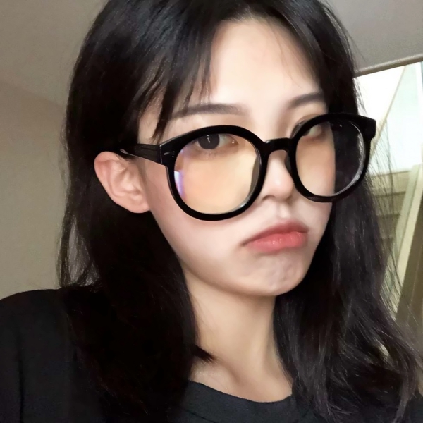 24张超清甜美系女生头像 网图素材分享