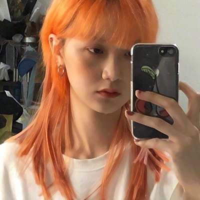 27张可爱真实的手机控女生头像合集