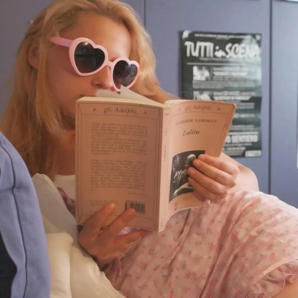 20张超高清微信头像！氛围感拉满的唯美欧美风女生头像