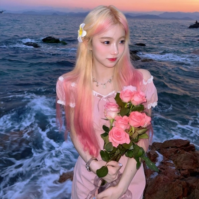 精选高清女生头像合集 共19张优质素材