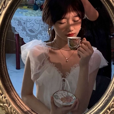 11张氛围感拉满的真人小姐姐网图头像 超好看女生头像来啦