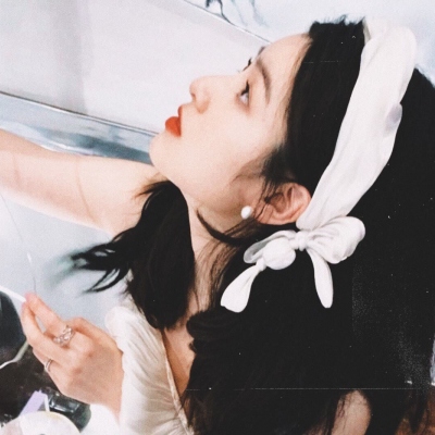 20张自带年代感的小众复古女生头像