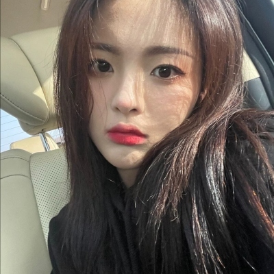 17张高清高颜值真人女生头像合集来啦