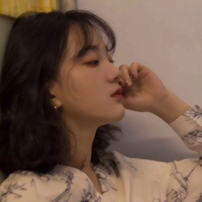 近期热门网络女生头像合集 7张高清好看的网图头像