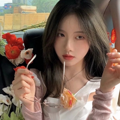 款清纯气质女生唯美头像 共10张