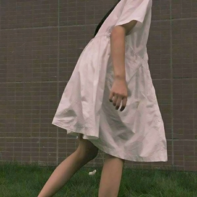 18张高清不露脸！女生下半身部位个性网图头像合集