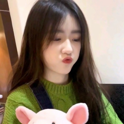 同一女生真人高清头像合集 16张好看的女生头像